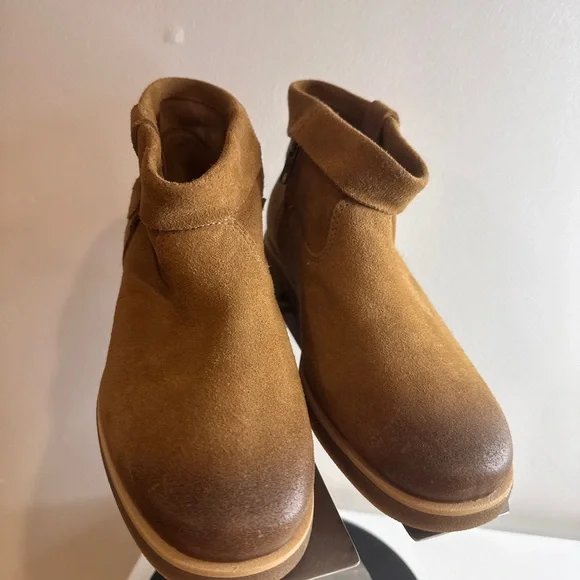 UGG Women's Josefene Cuff Chestnut Boots New - Picture 3 of 7